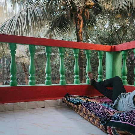 Rasta Mansion Beach Hostel And Rooms Arambol Exteriör bild