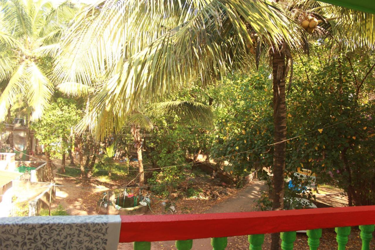 Rasta Mansion Beach Hostel And Rooms Arambol Exteriör bild