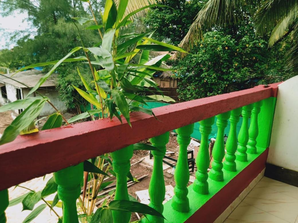 Rasta Mansion Beach Hostel And Rooms Arambol Exteriör bild