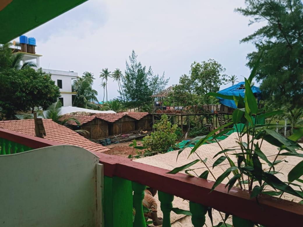 Rasta Mansion Beach Hostel And Rooms Arambol Exteriör bild