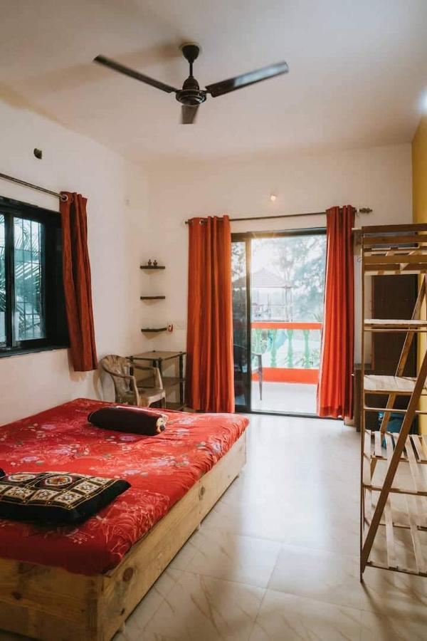 Rasta Mansion Beach Hostel And Rooms Arambol Exteriör bild