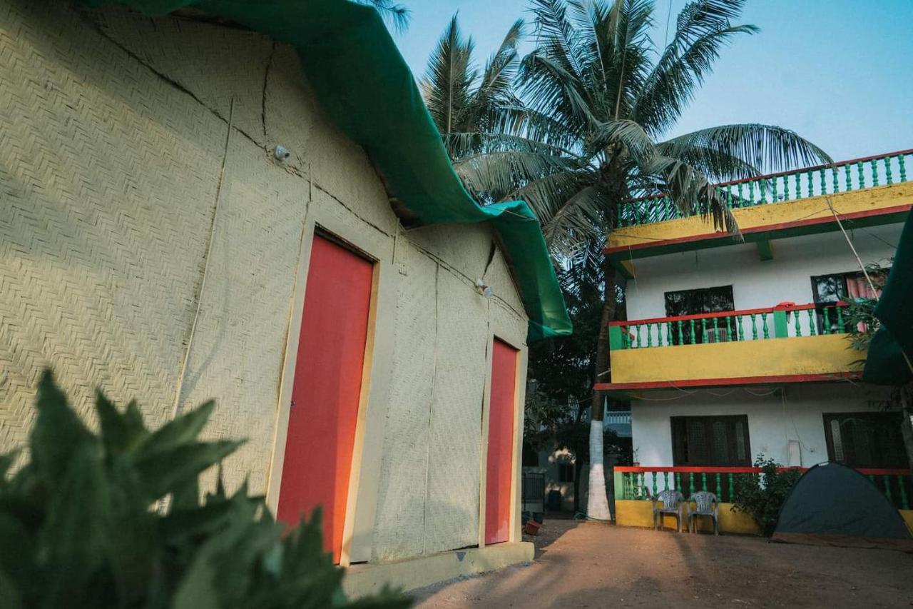 Rasta Mansion Beach Hostel And Rooms Arambol Exteriör bild