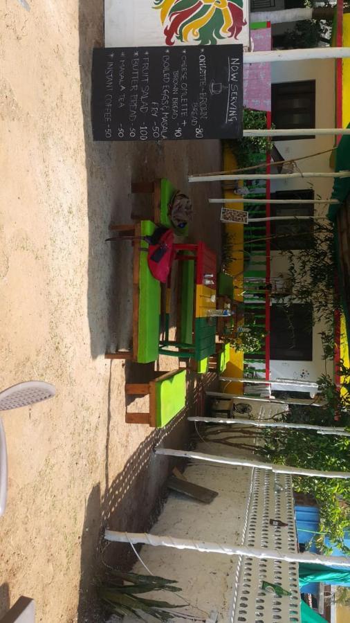 Rasta Mansion Beach Hostel And Rooms Arambol Exteriör bild