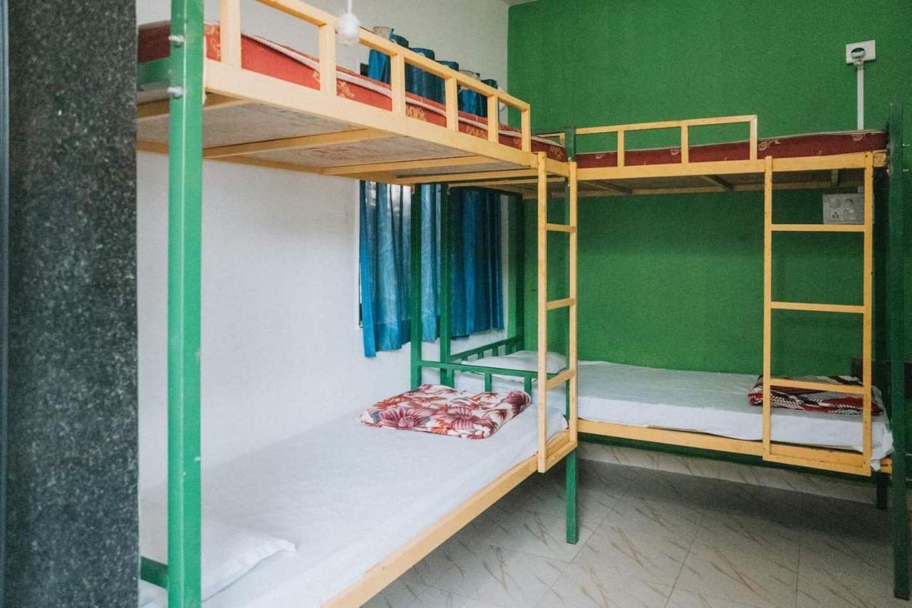 Rasta Mansion Beach Hostel And Rooms Arambol Exteriör bild