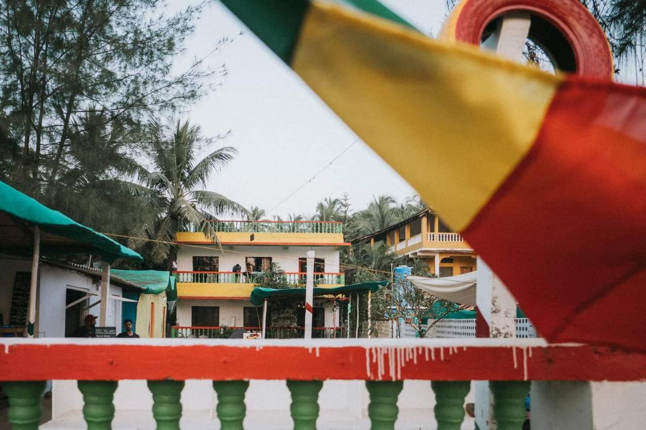 Rasta Mansion Beach Hostel And Rooms Arambol Exteriör bild